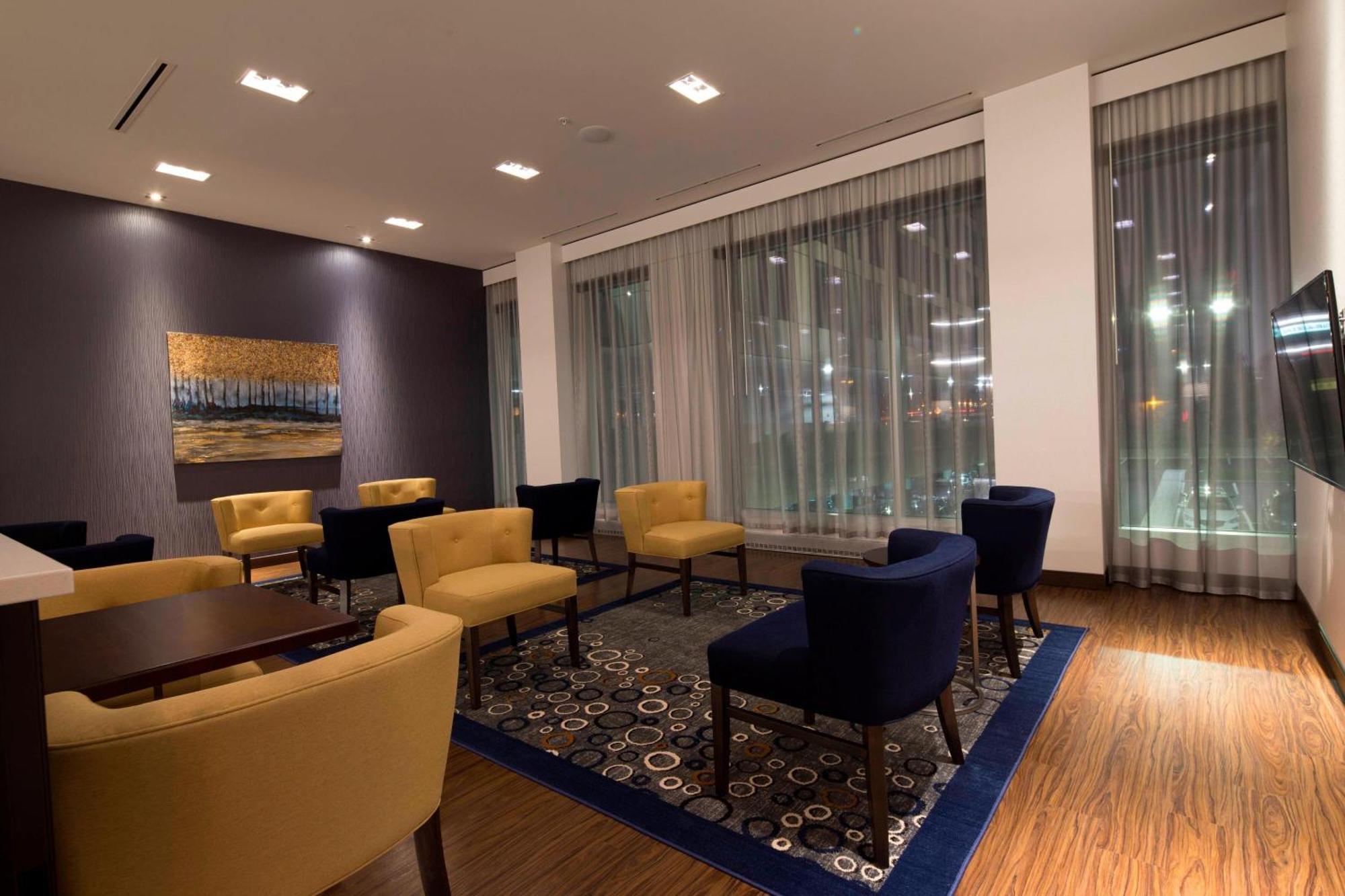 Courtyard By Marriott Quebec City Hotel Quebec City