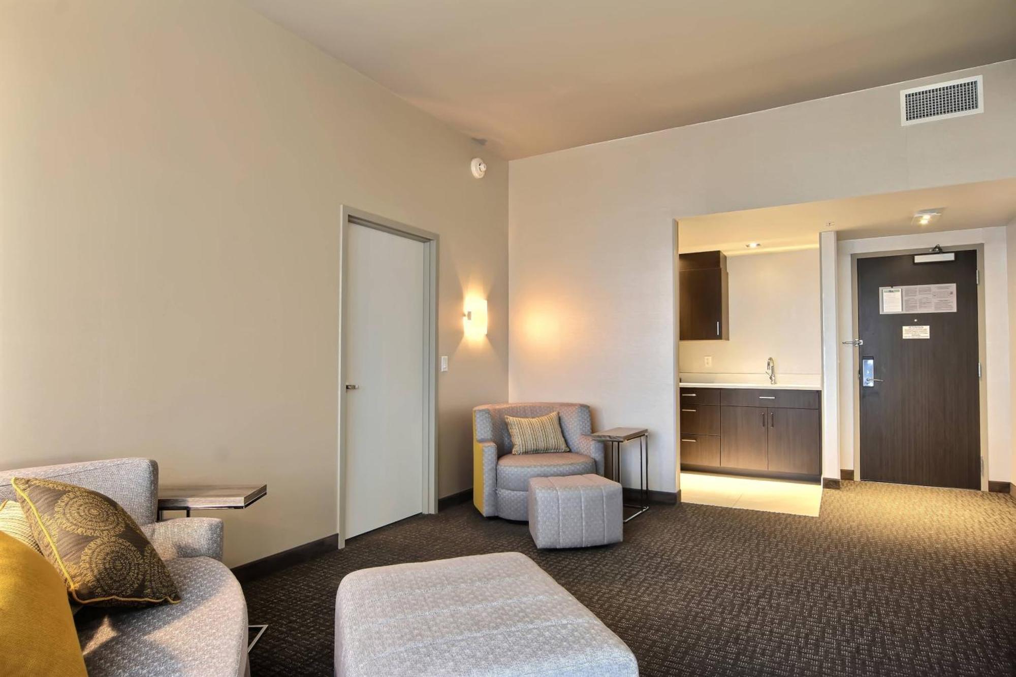 Courtyard By Marriott Quebec City Hotel 4*
